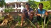  Ouvriers dans un chantier. Quan Lan. vietnam